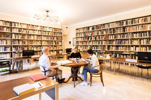 NIKI - library